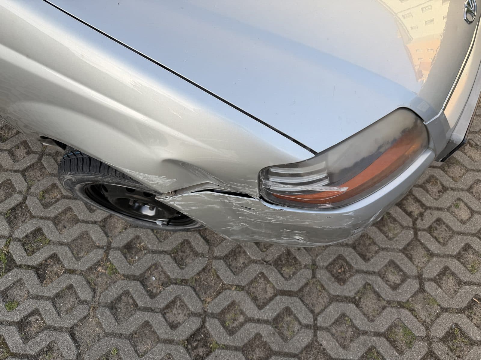 Frontecke rechts, Verformung im Detail